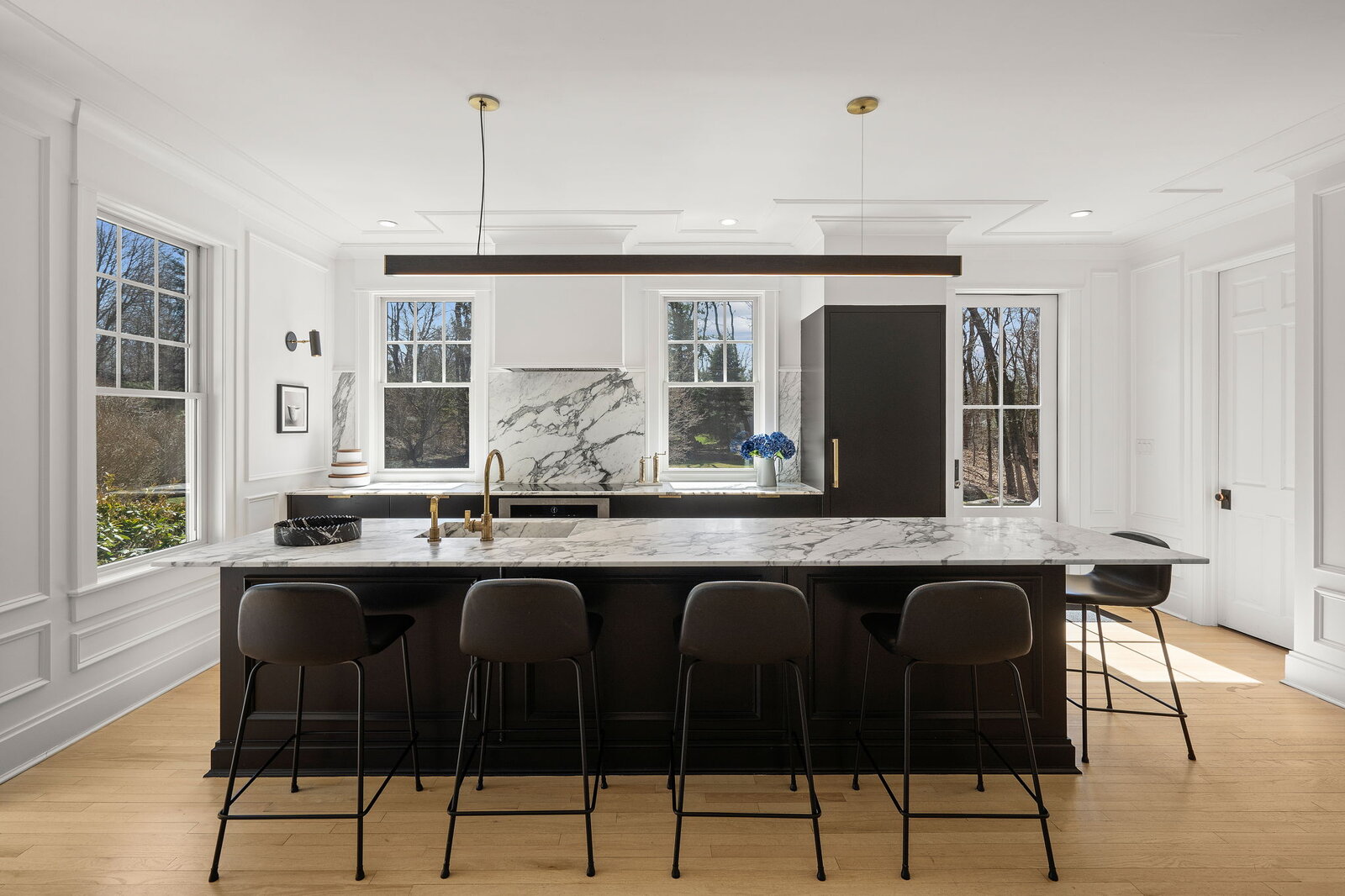 Kitchen with marble island